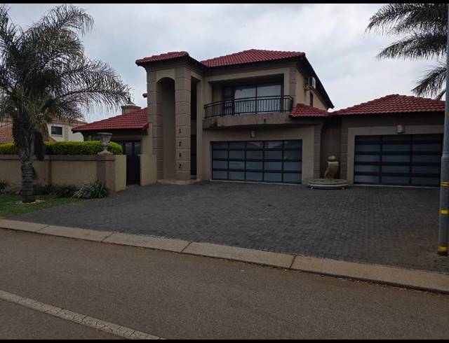 4 BEDROOM HOUSE FOR SALE IN ZAMBEZI COUNTRY ESTATE